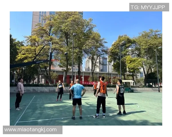 南京篮球队与武汉篮球队的耐力较量赛后分析与反思